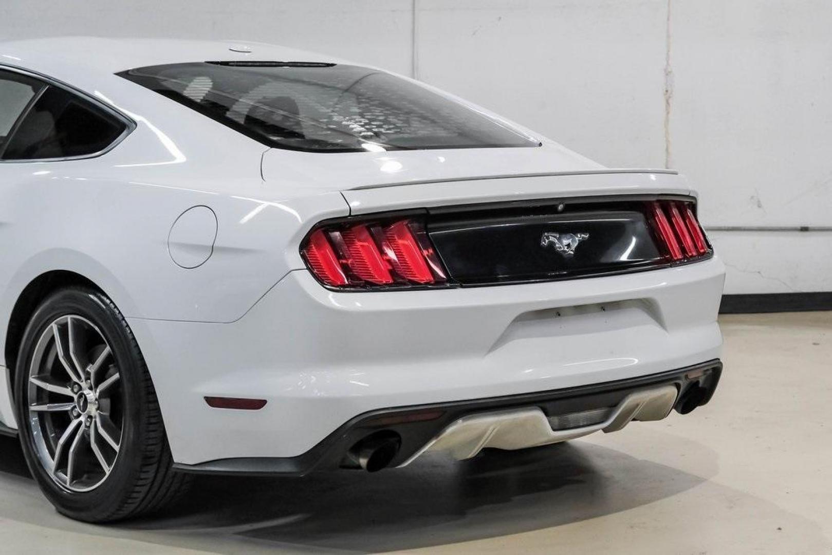 2017 Oxford White /Ebony Ford Mustang EcoBoost Premium (1FA6P8TH0H5) with an EcoBoost 2.3L I4 GTDi DOHC Turbocharged VCT engine, Automatic transmission, located at 15300 Midway Rd., Addison, TX, 75001, (972) 702-0011, 32.958321, -96.838074 - Photo#12