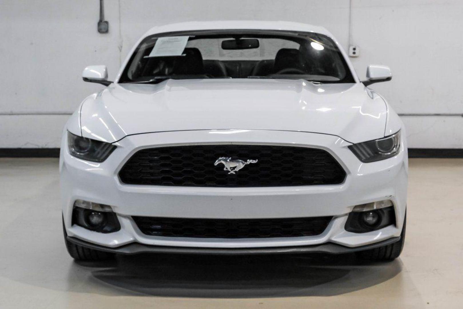 2017 Oxford White /Ebony Ford Mustang EcoBoost Premium (1FA6P8TH0H5) with an EcoBoost 2.3L I4 GTDi DOHC Turbocharged VCT engine, Automatic transmission, located at 15300 Midway Rd., Addison, TX, 75001, (972) 702-0011, 32.958321, -96.838074 - Photo#6