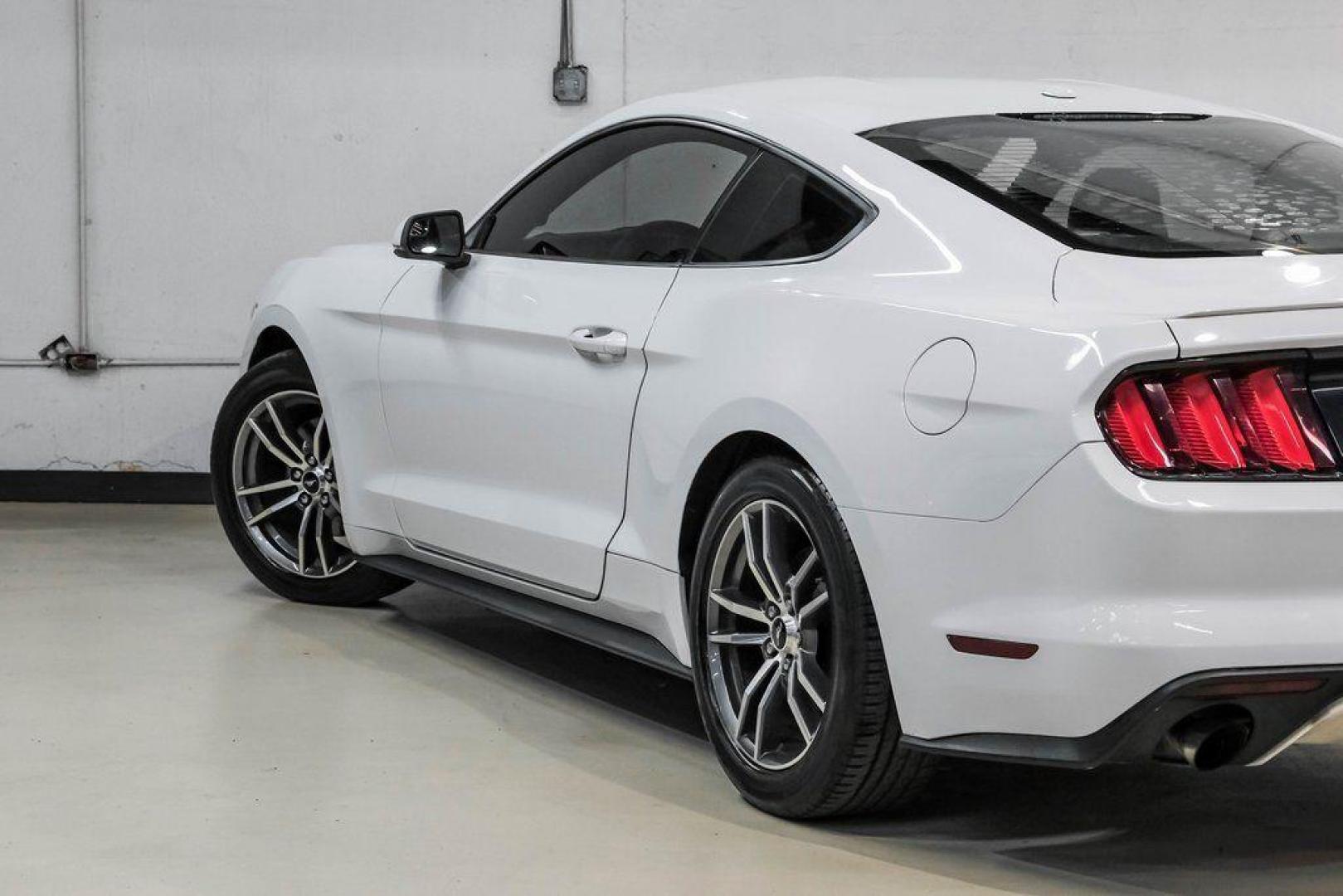 2017 Oxford White /Ebony Ford Mustang EcoBoost Premium (1FA6P8TH0H5) with an EcoBoost 2.3L I4 GTDi DOHC Turbocharged VCT engine, Automatic transmission, located at 15300 Midway Rd., Addison, TX, 75001, (972) 702-0011, 32.958321, -96.838074 - Photo#11