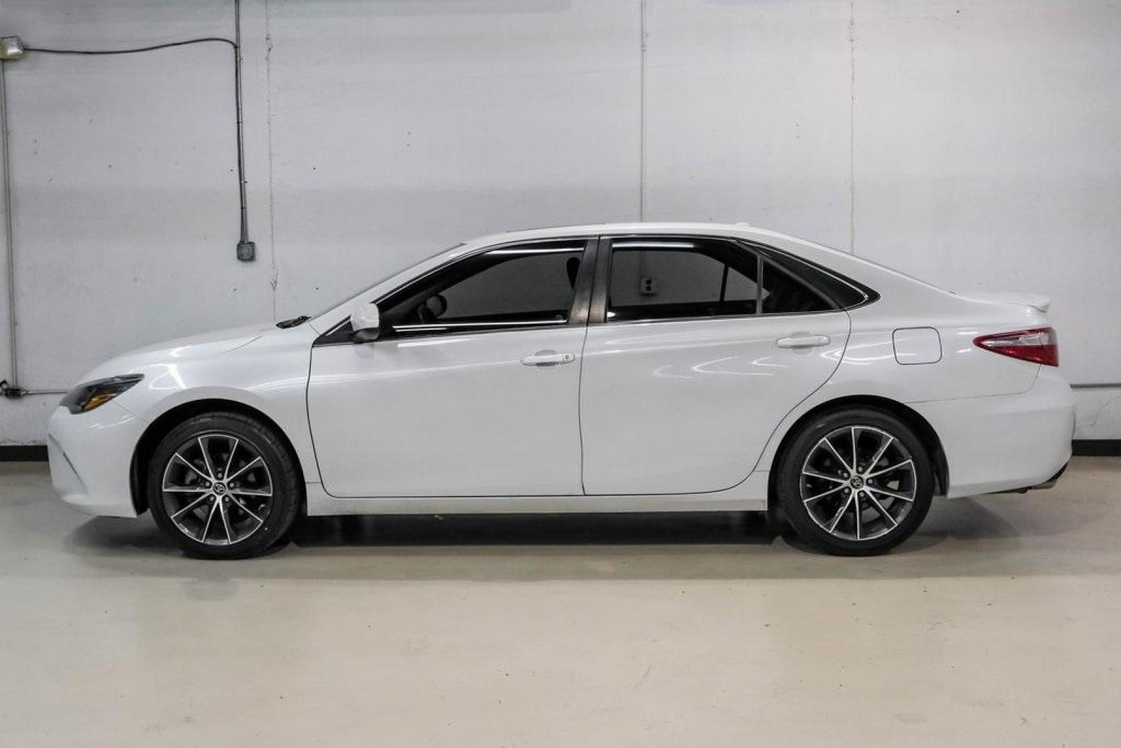 2015 Super White /Ash Toyota Camry XSE V6 (4T1BK1FK2FU) with an 3.5L V6 SMPI DOHC engine, Automatic transmission, located at 15300 Midway Rd., Addison, TX, 75001, (972) 702-0011, 32.958321, -96.838074 - Photo#13