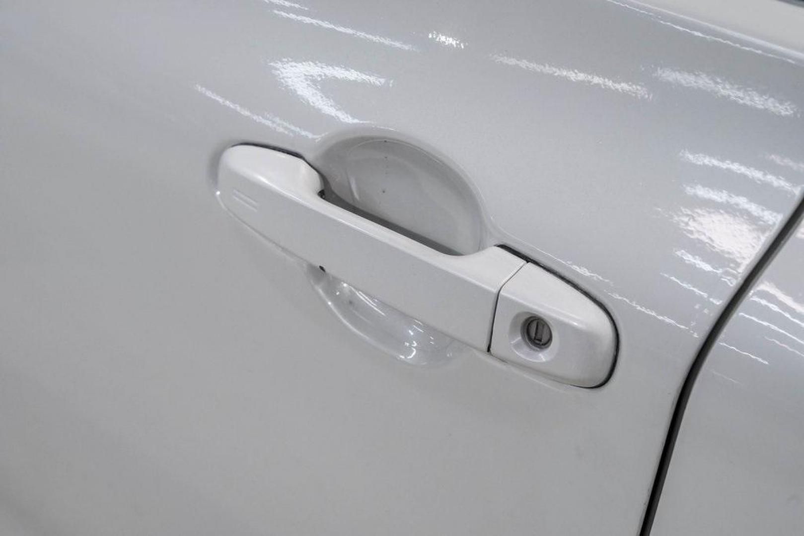 2015 Super White /Ash Toyota Camry XSE V6 (4T1BK1FK2FU) with an 3.5L V6 SMPI DOHC engine, Automatic transmission, located at 15300 Midway Rd., Addison, TX, 75001, (972) 702-0011, 32.958321, -96.838074 - Photo#44