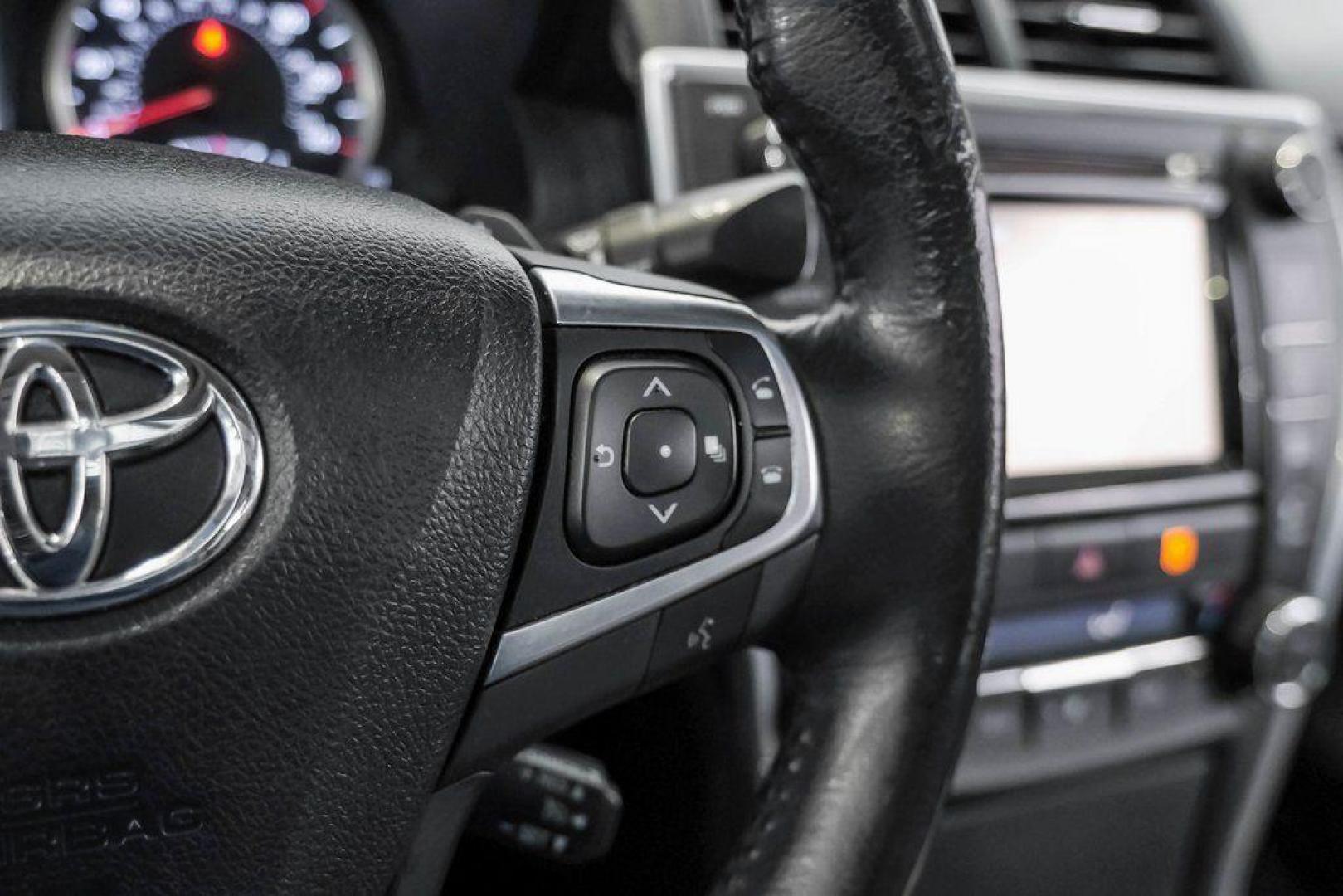 2015 Super White /Ash Toyota Camry XSE V6 (4T1BK1FK2FU) with an 3.5L V6 SMPI DOHC engine, Automatic transmission, located at 15300 Midway Rd., Addison, TX, 75001, (972) 702-0011, 32.958321, -96.838074 - Photo#21