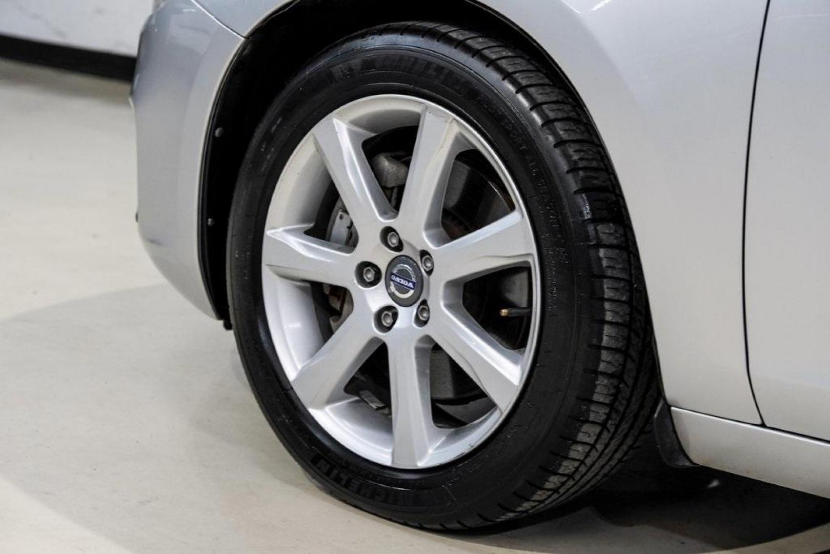 2016 Bright Silver Metallic /Off-Black Volvo S60 T5 Premier (YV1612TK7G2) with an 2.5L I5 20V Turbocharged engine, Automatic transmission, located at 15300 Midway Rd., Addison, TX, 75001, (972) 702-0011, 32.958321, -96.838074 - Photo#60