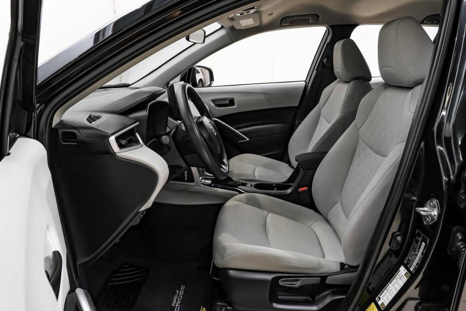 2025 Jet Black /Black Toyota Corolla Cross L (7MUAAAAG6SV) with an 2.0L I4 PDI DOHC 16V LEV3-SULEV30 169hp engine, CVT transmission, located at 15300 Midway Rd., Addison, TX, 75001, (972) 702-0011, 32.958321, -96.838074 - Photo#3