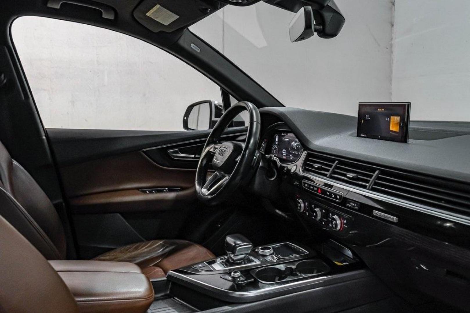 2017 Carrara White /Nougat Brown Audi Q7 3.0T Premium Plus (WA1LAAF7XHD) with an 3.0L TFSI V6 DOHC engine, Automatic transmission, located at 15300 Midway Rd., Addison, TX, 75001, (972) 702-0011, 32.958321, -96.838074 - Photo#28