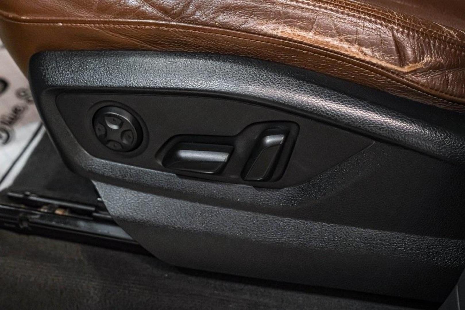 2017 Carrara White /Nougat Brown Audi Q7 3.0T Premium Plus (WA1LAAF7XHD) with an 3.0L TFSI V6 DOHC engine, Automatic transmission, located at 15300 Midway Rd., Addison, TX, 75001, (972) 702-0011, 32.958321, -96.838074 - Photo#35