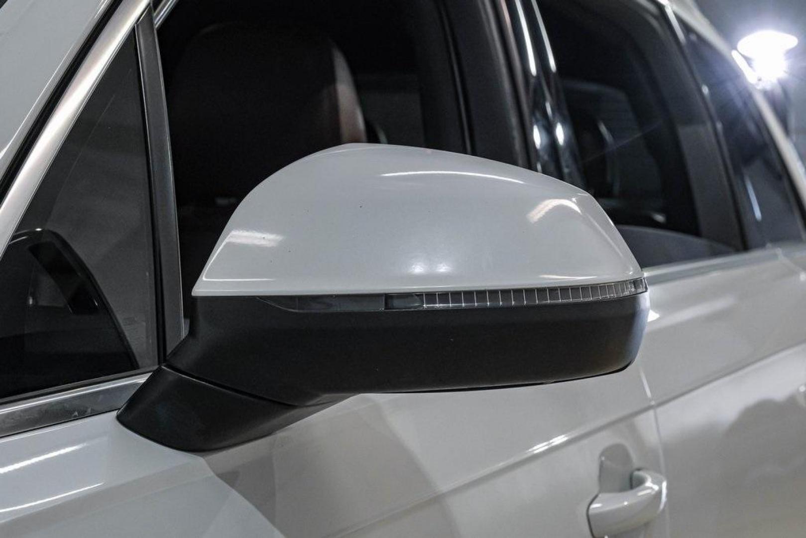 2017 Carrara White /Nougat Brown Audi Q7 3.0T Premium Plus (WA1LAAF7XHD) with an 3.0L TFSI V6 DOHC engine, Automatic transmission, located at 15300 Midway Rd., Addison, TX, 75001, (972) 702-0011, 32.958321, -96.838074 - Photo#44