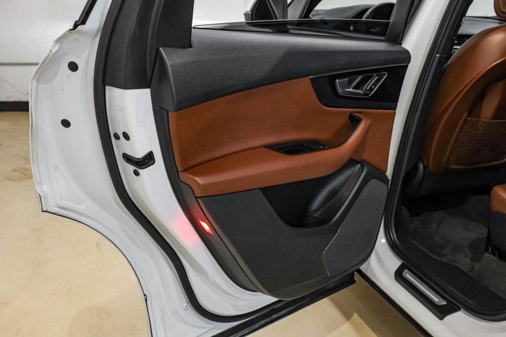 2017 Carrara White /Nougat Brown Audi Q7 3.0T Premium Plus (WA1LAAF7XHD) with an 3.0L TFSI V6 DOHC engine, Automatic transmission, located at 15300 Midway Rd., Addison, TX, 75001, (972) 702-0011, 32.958321, -96.838074 - Photo#49