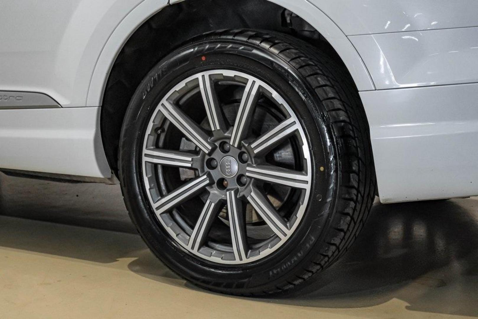 2017 Carrara White /Nougat Brown Audi Q7 3.0T Premium Plus (WA1LAAF7XHD) with an 3.0L TFSI V6 DOHC engine, Automatic transmission, located at 15300 Midway Rd., Addison, TX, 75001, (972) 702-0011, 32.958321, -96.838074 - Photo#61