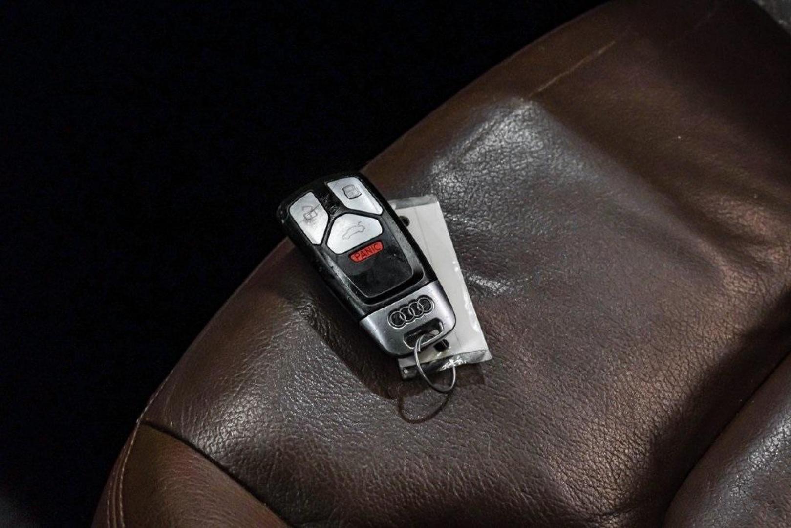 2017 Carrara White /Nougat Brown Audi Q7 3.0T Premium Plus (WA1LAAF7XHD) with an 3.0L TFSI V6 DOHC engine, Automatic transmission, located at 15300 Midway Rd., Addison, TX, 75001, (972) 702-0011, 32.958321, -96.838074 - Photo#63