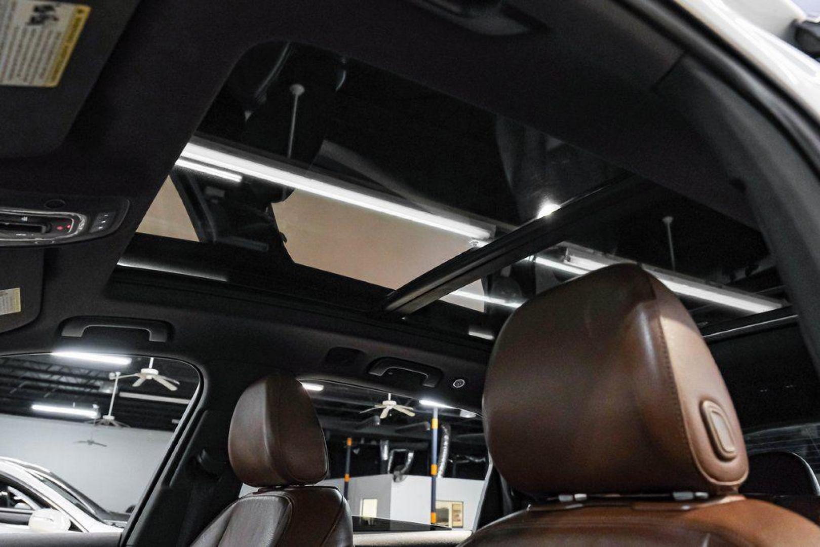 2017 Carrara White /Nougat Brown Audi Q7 3.0T Premium Plus (WA1LAAF7XHD) with an 3.0L TFSI V6 DOHC engine, Automatic transmission, located at 15300 Midway Rd., Addison, TX, 75001, (972) 702-0011, 32.958321, -96.838074 - Photo#4