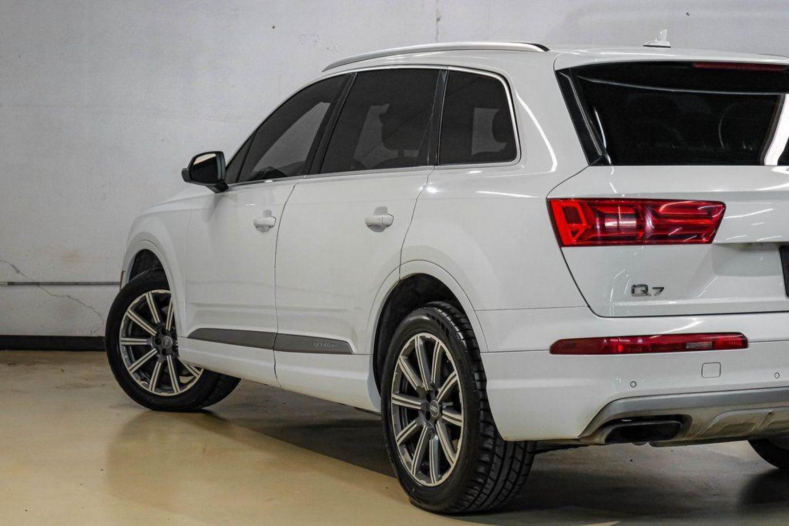 2017 Carrara White /Nougat Brown Audi Q7 3.0T Premium Plus (WA1LAAF7XHD) with an 3.0L TFSI V6 DOHC engine, Automatic transmission, located at 15300 Midway Rd., Addison, TX, 75001, (972) 702-0011, 32.958321, -96.838074 - Photo#13