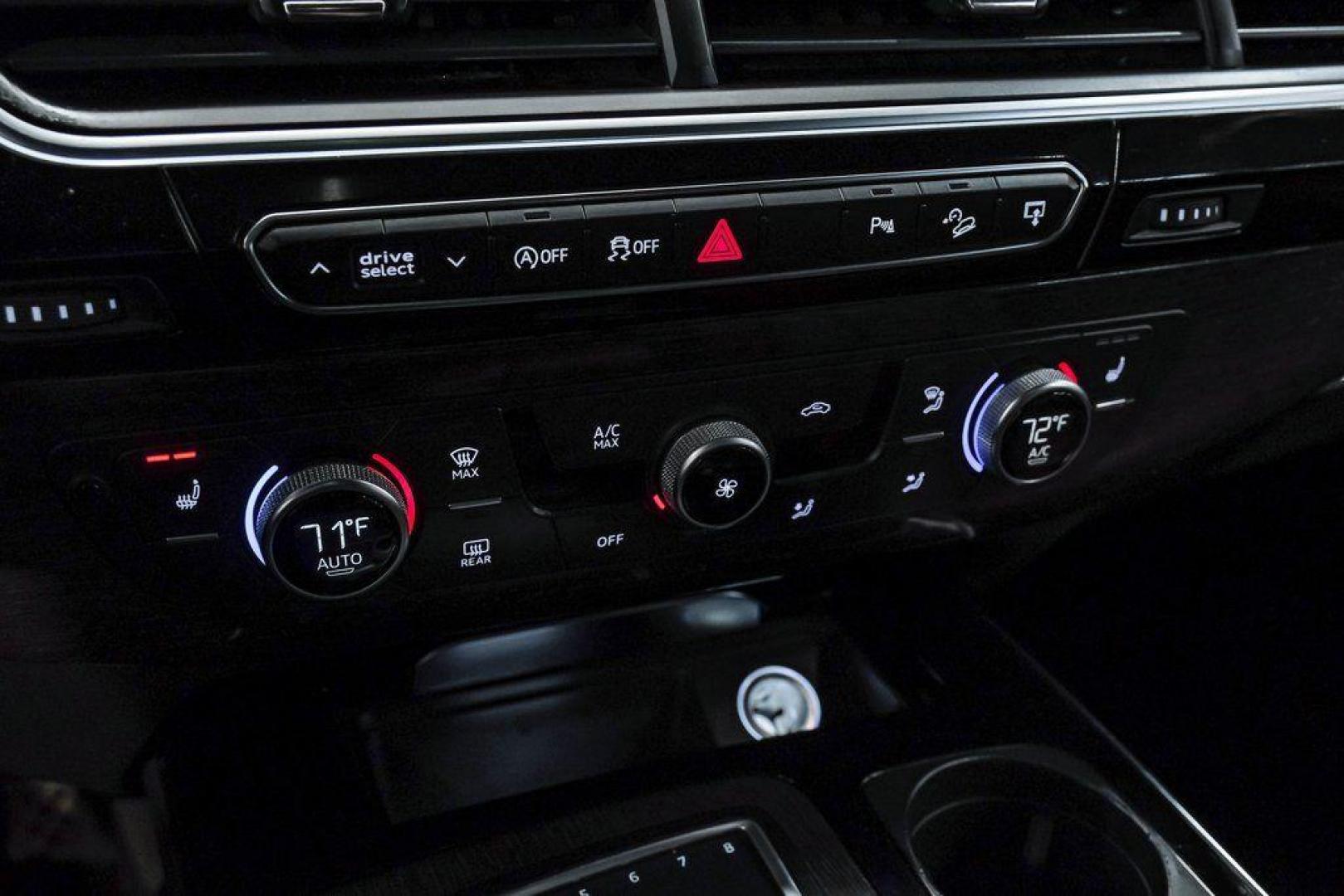 2017 Carrara White /Nougat Brown Audi Q7 3.0T Premium Plus (WA1LAAF7XHD) with an 3.0L TFSI V6 DOHC engine, Automatic transmission, located at 15300 Midway Rd., Addison, TX, 75001, (972) 702-0011, 32.958321, -96.838074 - Photo#31