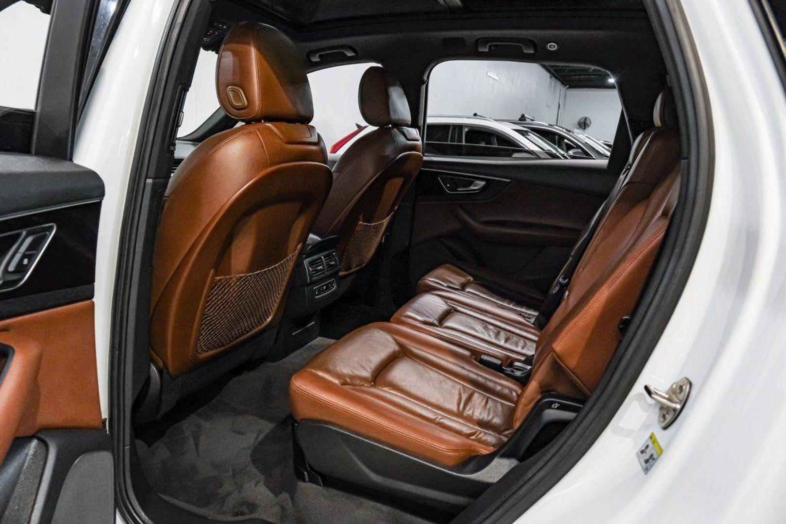 2017 Carrara White /Nougat Brown Audi Q7 3.0T Premium Plus (WA1LAAF7XHD) with an 3.0L TFSI V6 DOHC engine, Automatic transmission, located at 15300 Midway Rd., Addison, TX, 75001, (972) 702-0011, 32.958321, -96.838074 - Photo#40