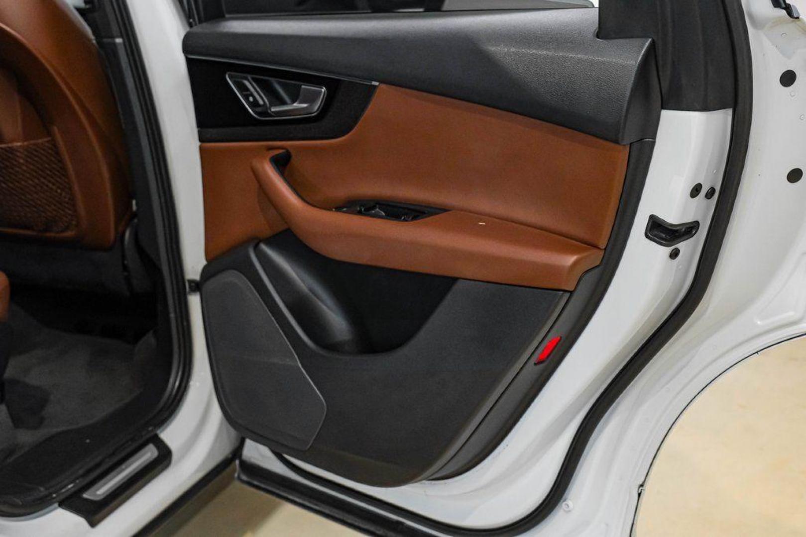 2017 Carrara White /Nougat Brown Audi Q7 3.0T Premium Plus (WA1LAAF7XHD) with an 3.0L TFSI V6 DOHC engine, Automatic transmission, located at 15300 Midway Rd., Addison, TX, 75001, (972) 702-0011, 32.958321, -96.838074 - Photo#50