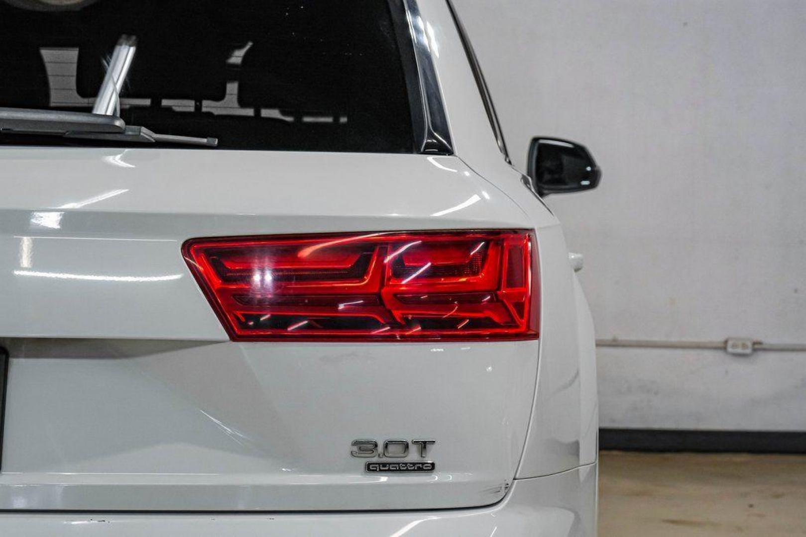 2017 Carrara White /Nougat Brown Audi Q7 3.0T Premium Plus (WA1LAAF7XHD) with an 3.0L TFSI V6 DOHC engine, Automatic transmission, located at 15300 Midway Rd., Addison, TX, 75001, (972) 702-0011, 32.958321, -96.838074 - Photo#52