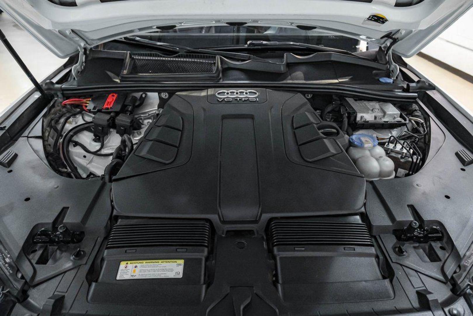 2017 Carrara White /Nougat Brown Audi Q7 3.0T Premium Plus (WA1LAAF7XHD) with an 3.0L TFSI V6 DOHC engine, Automatic transmission, located at 15300 Midway Rd., Addison, TX, 75001, (972) 702-0011, 32.958321, -96.838074 - Photo#54