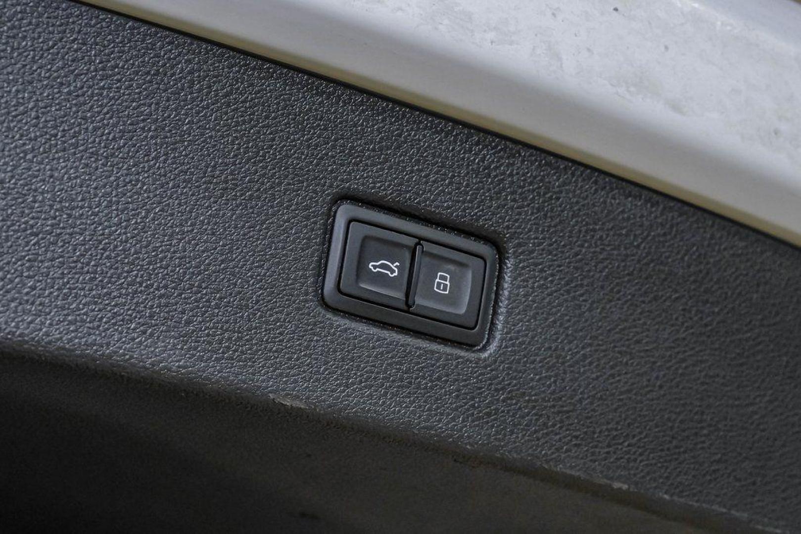 2017 Carrara White /Nougat Brown Audi Q7 3.0T Premium Plus (WA1LAAF7XHD) with an 3.0L TFSI V6 DOHC engine, Automatic transmission, located at 15300 Midway Rd., Addison, TX, 75001, (972) 702-0011, 32.958321, -96.838074 - Photo#62