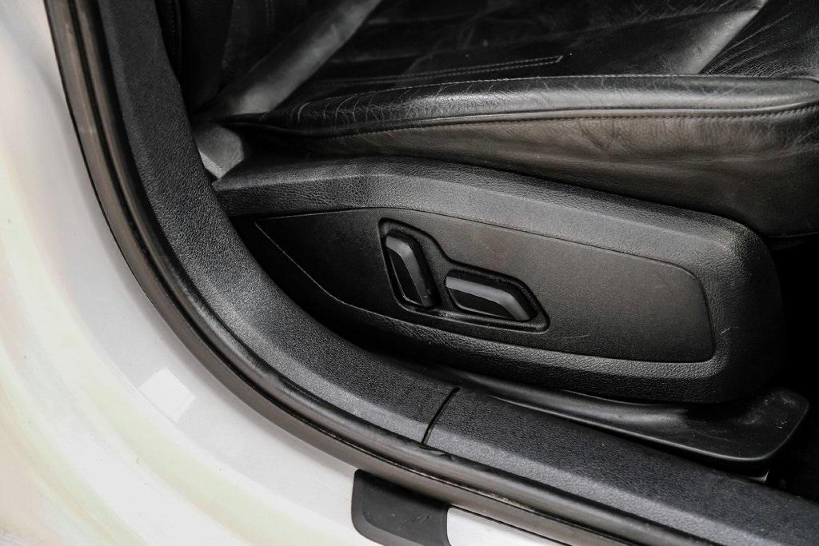 2018 Glacier White /Black Audi A4 2.0T Premium (WAUDNAF43JA) with an 2.0L I4 TFSI DOHC engine, Automatic transmission, located at 15300 Midway Rd., Addison, TX, 75001, (972) 702-0011, 32.958321, -96.838074 - Photo#42