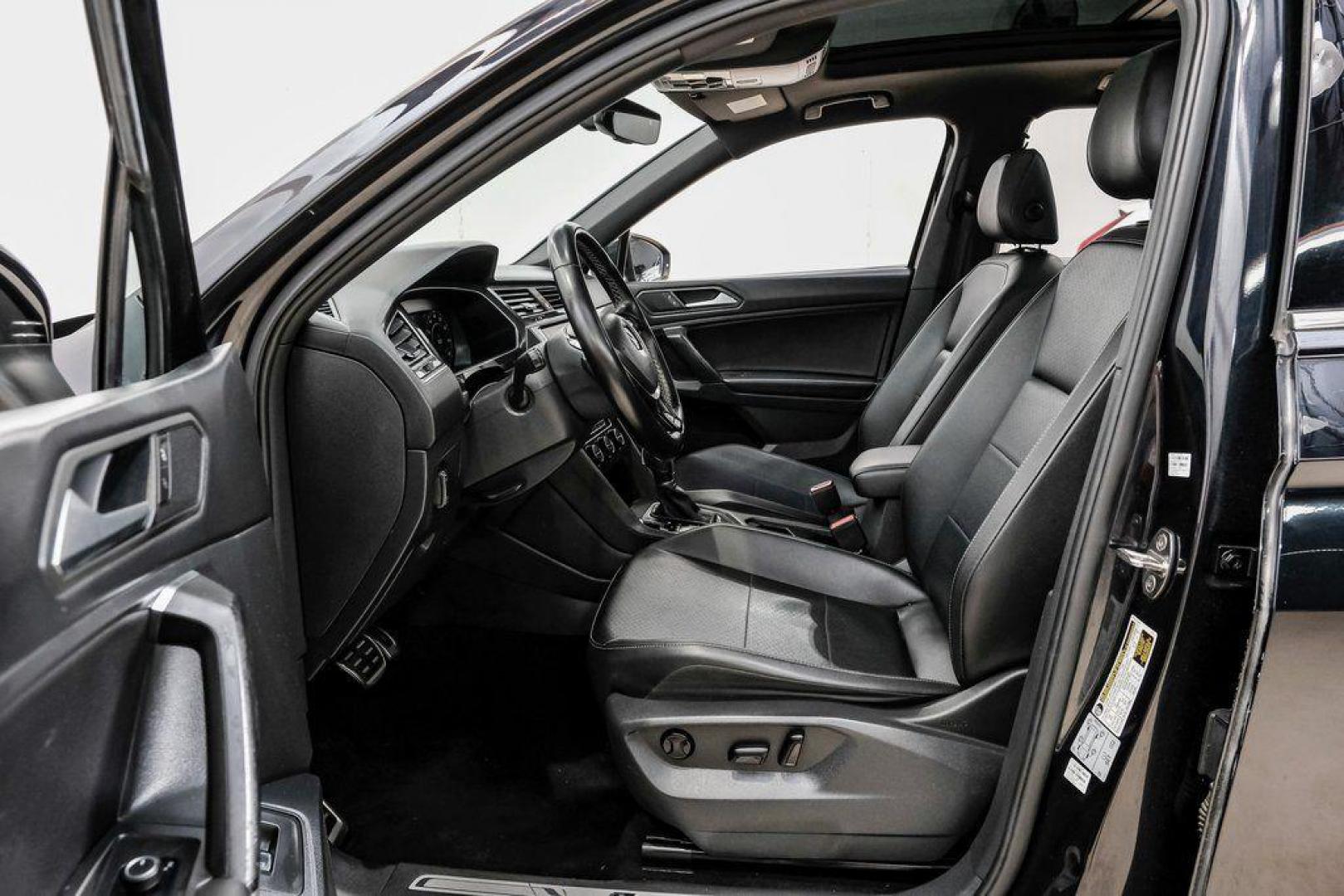 2019 Deep Black /Titan Black Volkswagen Tiguan 2.0T SEL R-Line (3VV2B7AX5KM) with an 2.0L TSI DOHC engine, Automatic transmission, located at 15300 Midway Rd., Addison, TX, 75001, (972) 702-0011, 32.958321, -96.838074 - Photo#3