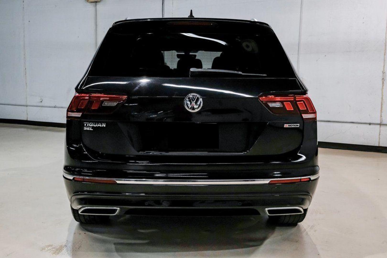 2019 Deep Black /Titan Black Volkswagen Tiguan 2.0T SEL R-Line (3VV2B7AX5KM) with an 2.0L TSI DOHC engine, Automatic transmission, located at 15300 Midway Rd., Addison, TX, 75001, (972) 702-0011, 32.958321, -96.838074 - Photo#11