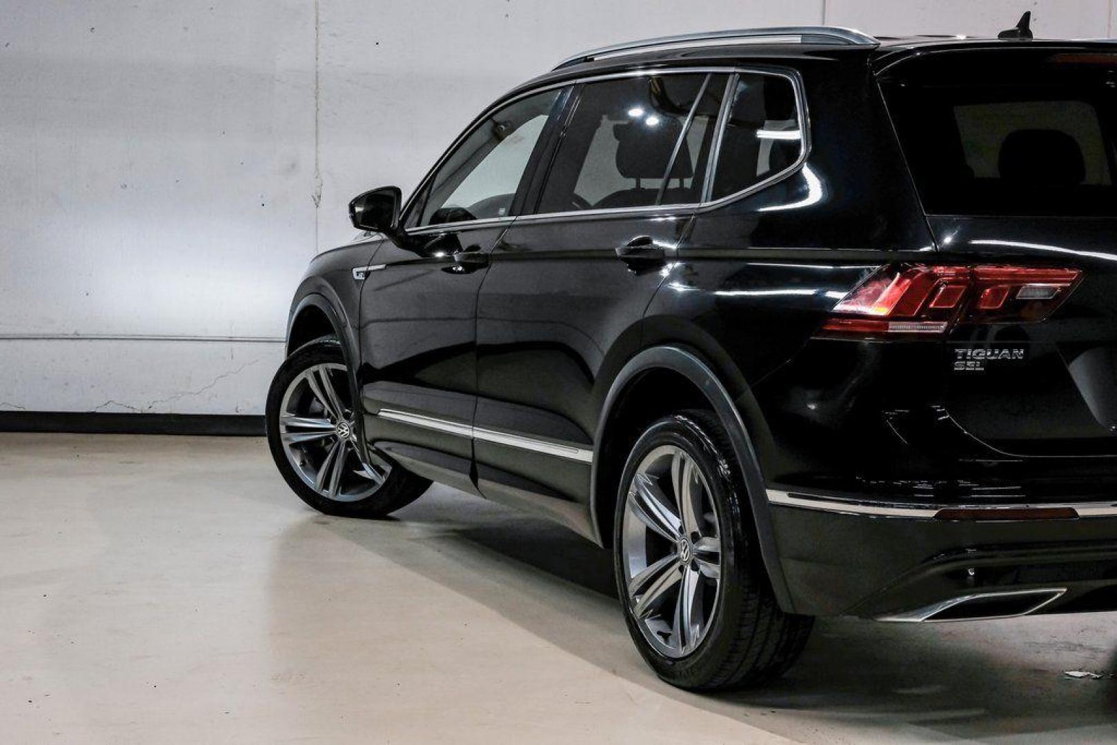 2019 Deep Black /Titan Black Volkswagen Tiguan 2.0T SEL R-Line (3VV2B7AX5KM) with an 2.0L TSI DOHC engine, Automatic transmission, located at 15300 Midway Rd., Addison, TX, 75001, (972) 702-0011, 32.958321, -96.838074 - Photo#13