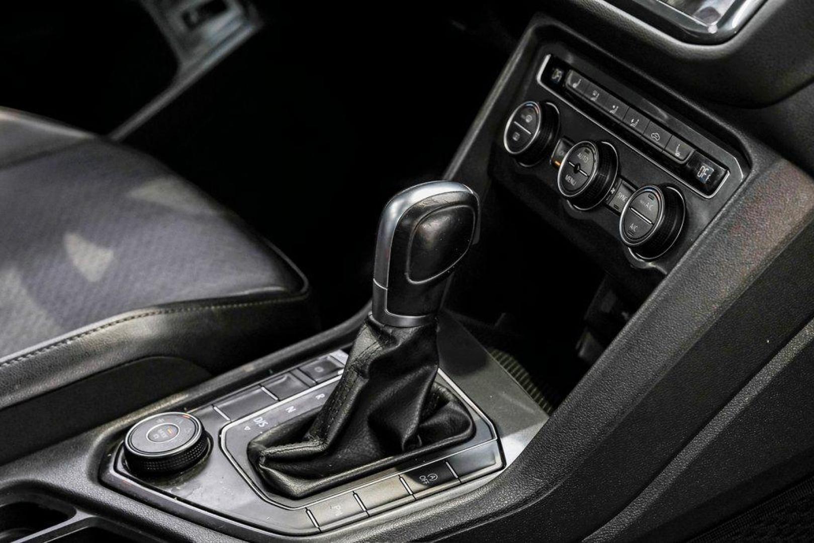 2019 Deep Black /Titan Black Volkswagen Tiguan 2.0T SEL R-Line (3VV2B7AX5KM) with an 2.0L TSI DOHC engine, Automatic transmission, located at 15300 Midway Rd., Addison, TX, 75001, (972) 702-0011, 32.958321, -96.838074 - Photo#30