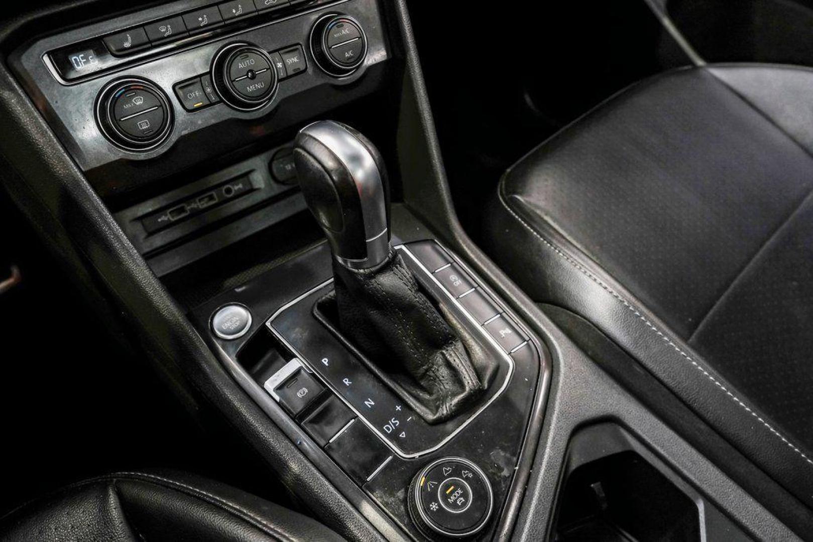 2019 Deep Black /Titan Black Volkswagen Tiguan 2.0T SEL R-Line (3VV2B7AX5KM) with an 2.0L TSI DOHC engine, Automatic transmission, located at 15300 Midway Rd., Addison, TX, 75001, (972) 702-0011, 32.958321, -96.838074 - Photo#31