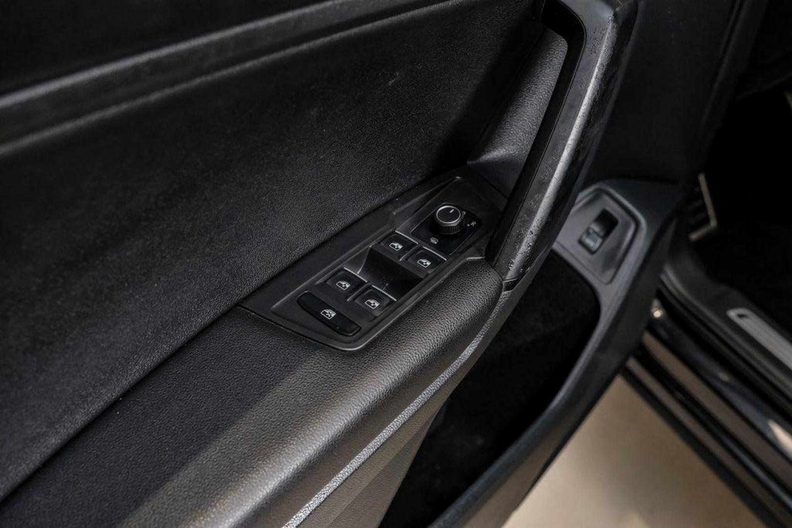 2019 Deep Black /Titan Black Volkswagen Tiguan 2.0T SEL R-Line (3VV2B7AX5KM) with an 2.0L TSI DOHC engine, Automatic transmission, located at 15300 Midway Rd., Addison, TX, 75001, (972) 702-0011, 32.958321, -96.838074 - Photo#50