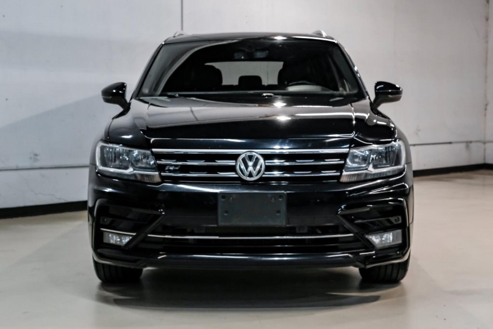 2019 Deep Black /Titan Black Volkswagen Tiguan 2.0T SEL R-Line (3VV2B7AX5KM) with an 2.0L TSI DOHC engine, Automatic transmission, located at 15300 Midway Rd., Addison, TX, 75001, (972) 702-0011, 32.958321, -96.838074- Photo#7