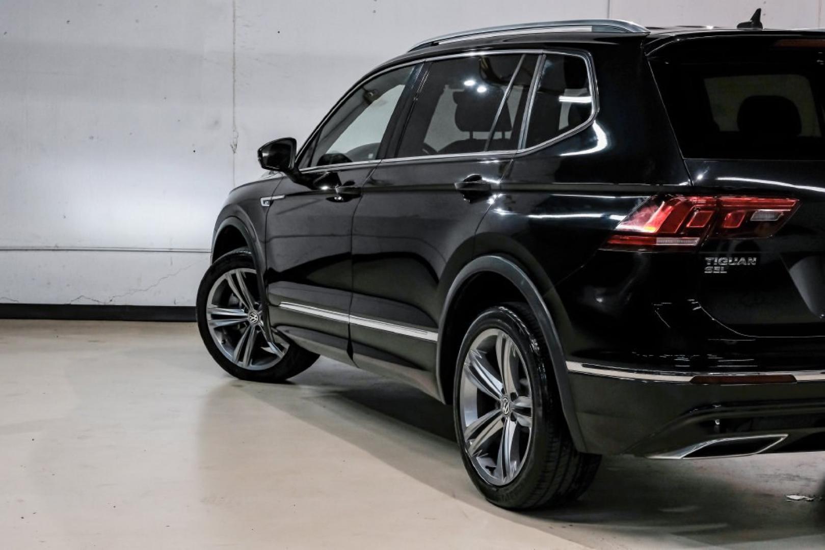 2019 Deep Black /Titan Black Volkswagen Tiguan 2.0T SEL R-Line (3VV2B7AX5KM) with an 2.0L TSI DOHC engine, Automatic transmission, located at 15300 Midway Rd., Addison, TX, 75001, (972) 702-0011, 32.958321, -96.838074- Photo#13