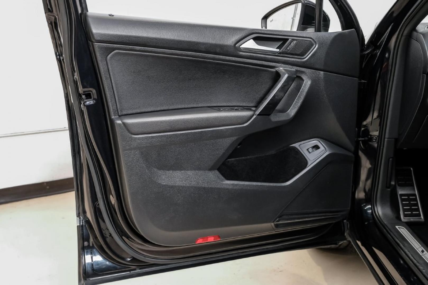2019 Deep Black /Titan Black Volkswagen Tiguan 2.0T SEL R-Line (3VV2B7AX5KM) with an 2.0L TSI DOHC engine, Automatic transmission, located at 15300 Midway Rd., Addison, TX, 75001, (972) 702-0011, 32.958321, -96.838074- Photo#49