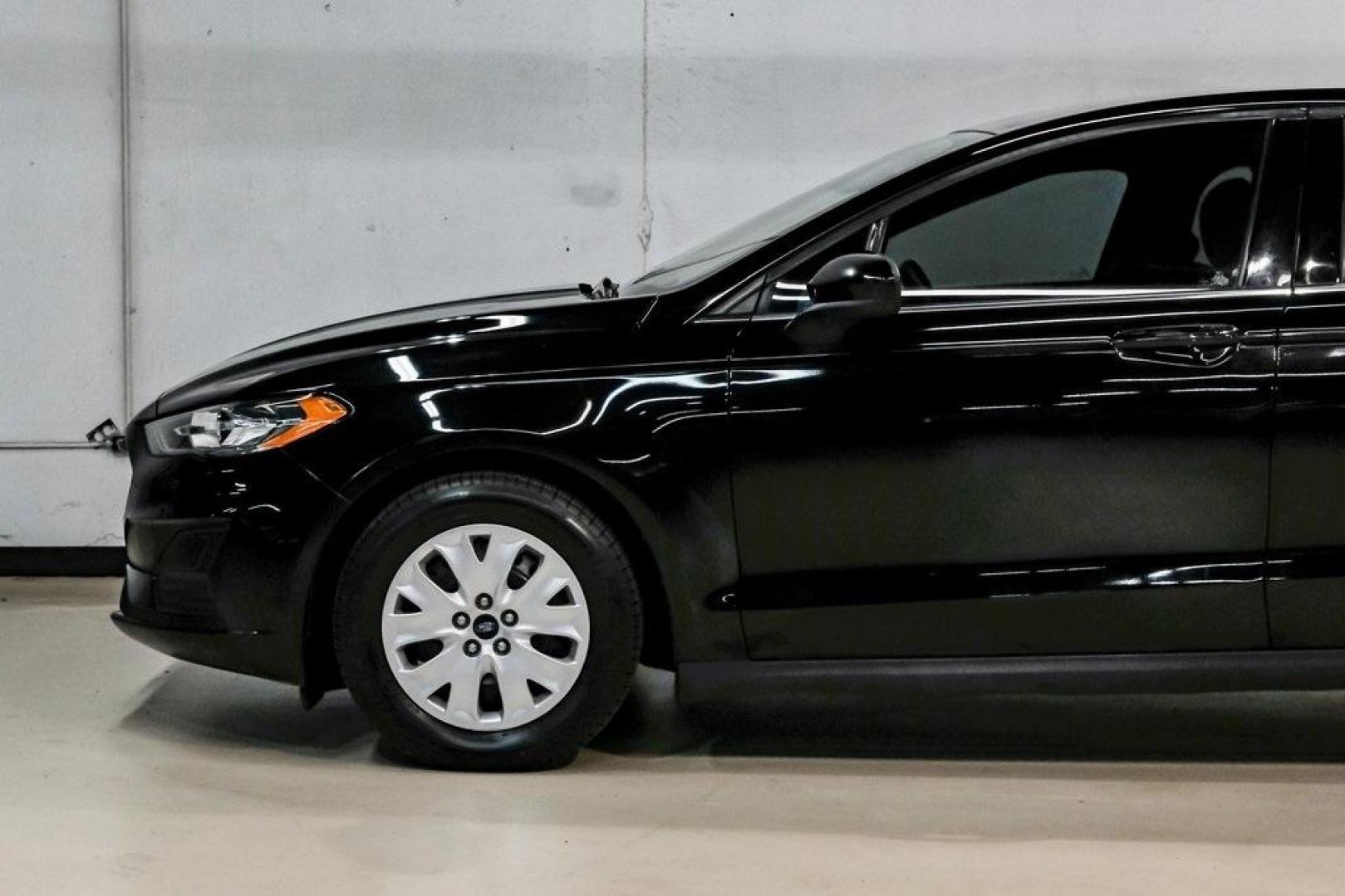 2020 Black /Ebony Stone Ford Fusion S (3FA6P0G79LR) with an 2.5L iVCT engine, Automatic transmission, located at 15300 Midway Rd., Addison, TX, 75001, (972) 702-0011, 32.958321, -96.838074 - Photo#15