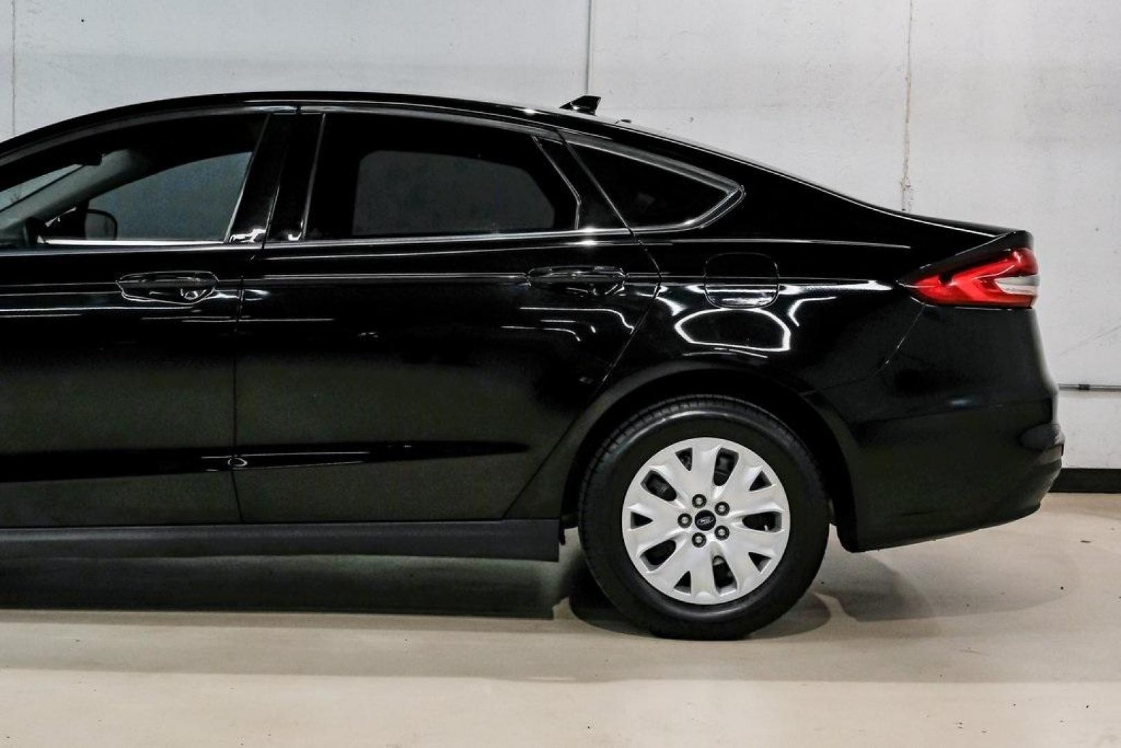 2020 Black /Ebony Stone Ford Fusion S (3FA6P0G79LR) with an 2.5L iVCT engine, Automatic transmission, located at 15300 Midway Rd., Addison, TX, 75001, (972) 702-0011, 32.958321, -96.838074 - Photo#16