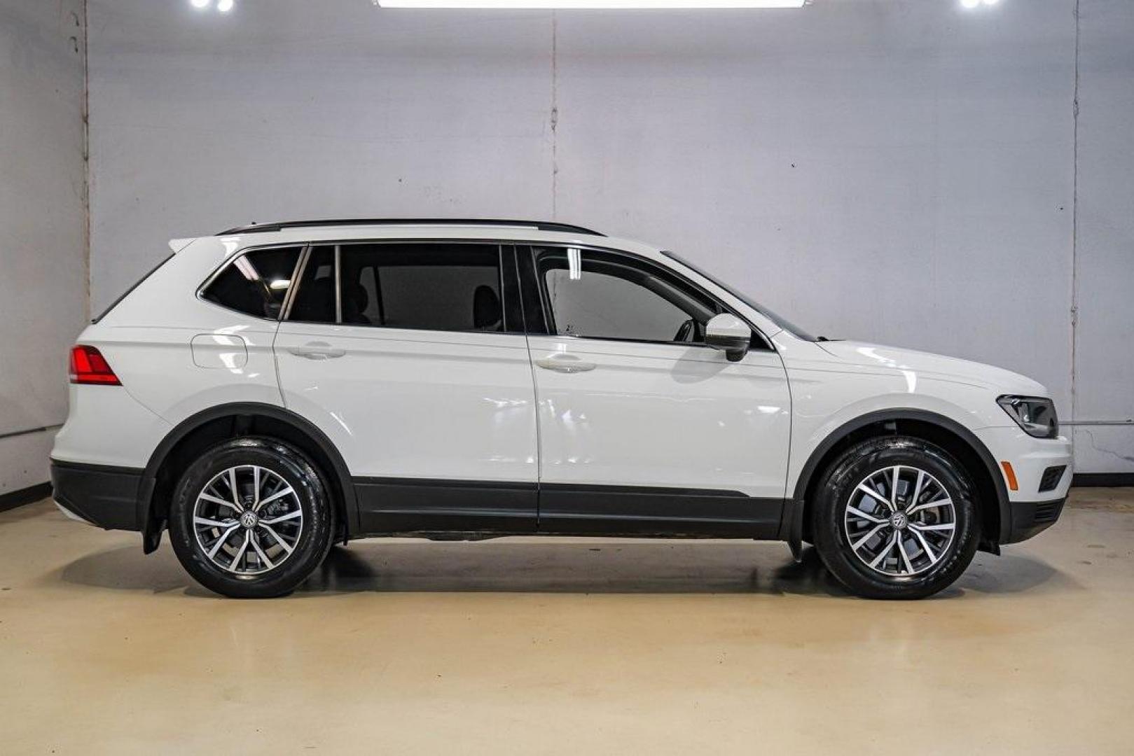 2019 Pure White /Titan Black Volkswagen Tiguan 2.0T SE (3VV3B7AX4KM) with an 2.0L TSI DOHC engine, Automatic transmission, located at 15300 Midway Rd., Addison, TX, 75001, (972) 702-0011, 32.958321, -96.838074 - Photo#8