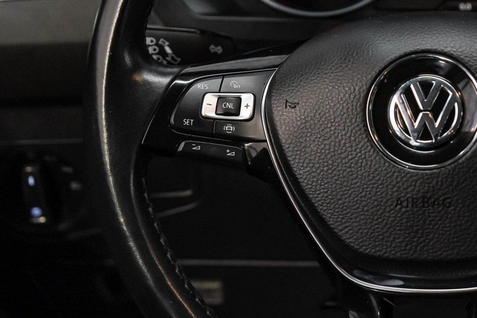 2019 Pure White /Titan Black Volkswagen Tiguan 2.0T SE (3VV3B7AX4KM) with an 2.0L TSI DOHC engine, Automatic transmission, located at 15300 Midway Rd., Addison, TX, 75001, (972) 702-0011, 32.958321, -96.838074 - Photo#20