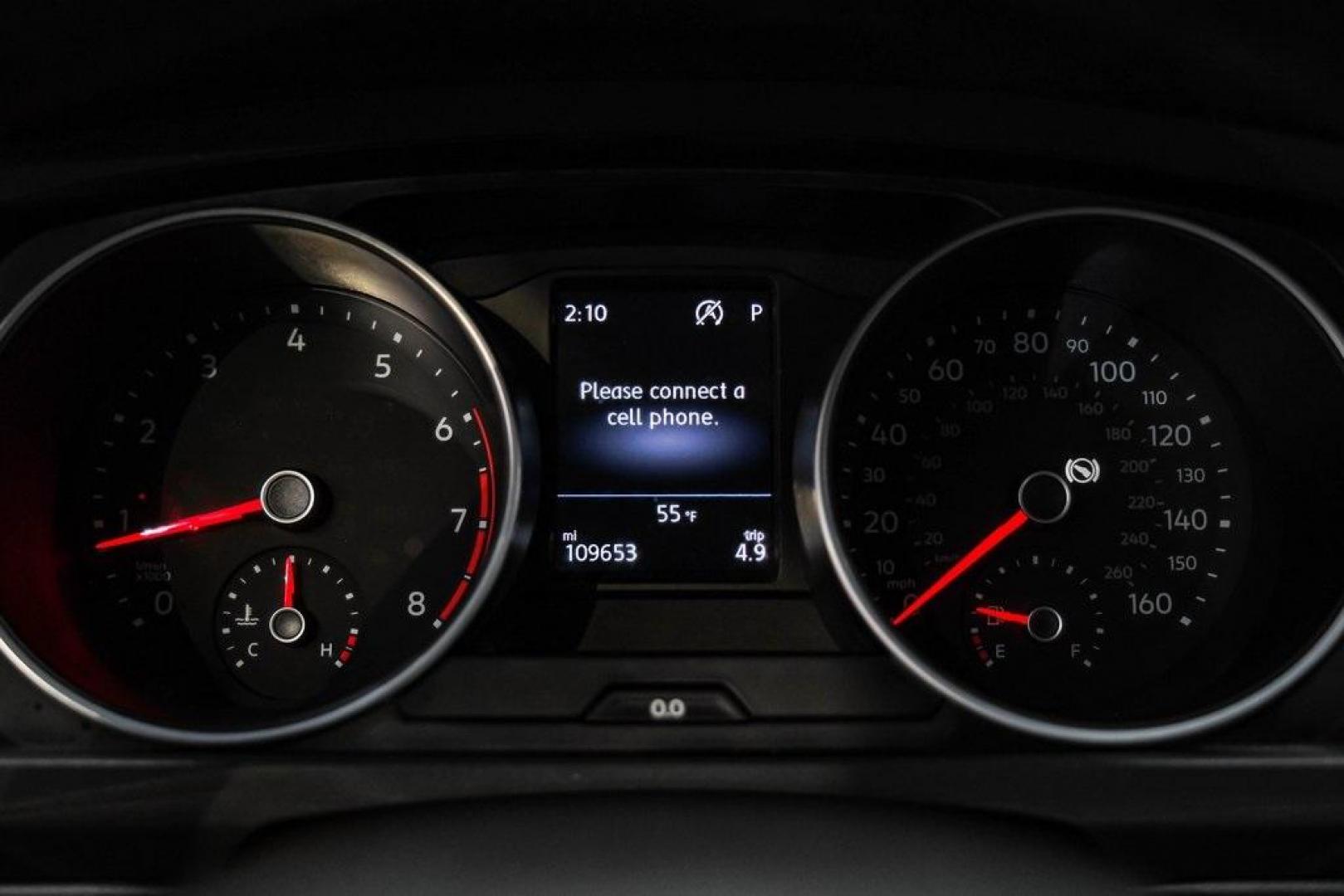 2019 Pure White /Titan Black Volkswagen Tiguan 2.0T SE (3VV3B7AX4KM) with an 2.0L TSI DOHC engine, Automatic transmission, located at 15300 Midway Rd., Addison, TX, 75001, (972) 702-0011, 32.958321, -96.838074 - Photo#23