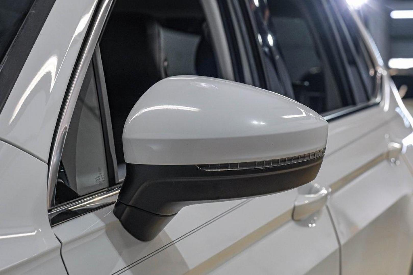 2019 Pure White /Titan Black Volkswagen Tiguan 2.0T SE (3VV3B7AX4KM) with an 2.0L TSI DOHC engine, Automatic transmission, located at 15300 Midway Rd., Addison, TX, 75001, (972) 702-0011, 32.958321, -96.838074 - Photo#44