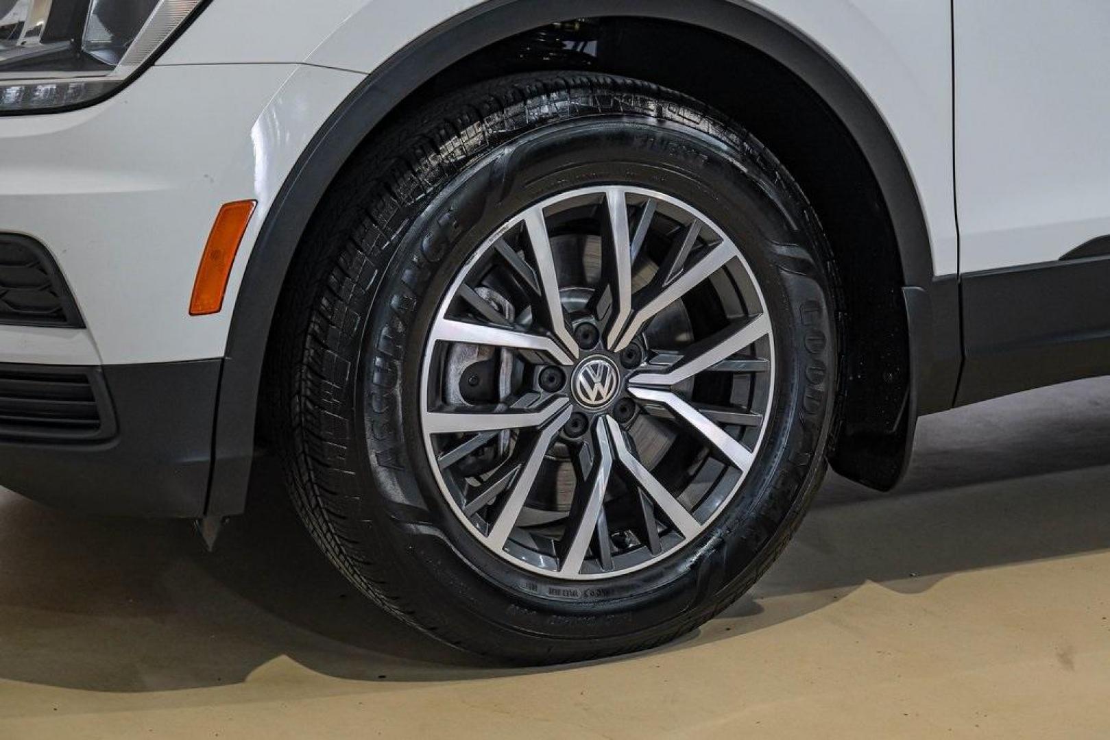 2019 Pure White /Titan Black Volkswagen Tiguan 2.0T SE (3VV3B7AX4KM) with an 2.0L TSI DOHC engine, Automatic transmission, located at 15300 Midway Rd., Addison, TX, 75001, (972) 702-0011, 32.958321, -96.838074 - Photo#59
