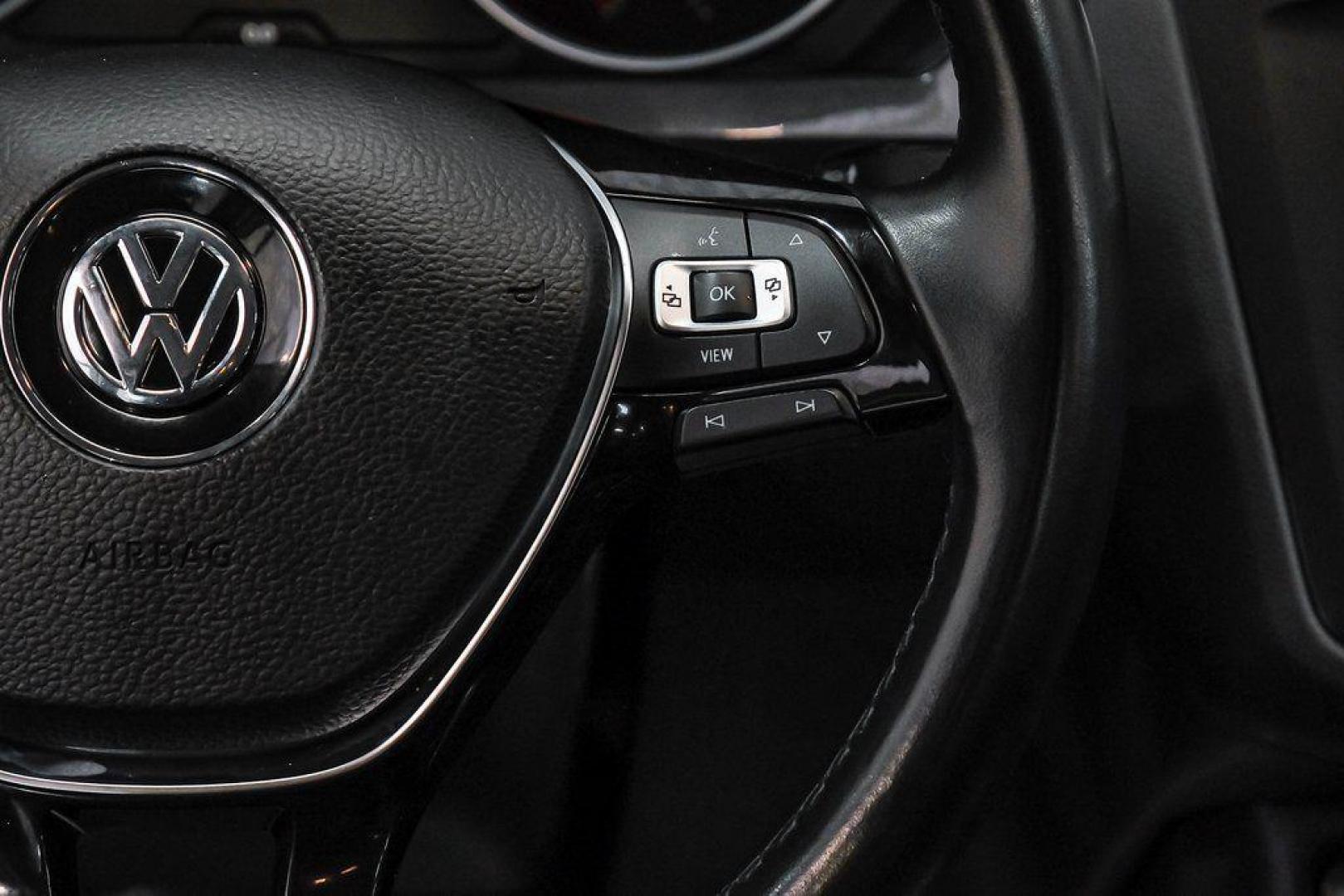 2019 Pure White /Titan Black Volkswagen Tiguan 2.0T SE (3VV3B7AX4KM) with an 2.0L TSI DOHC engine, Automatic transmission, located at 15300 Midway Rd., Addison, TX, 75001, (972) 702-0011, 32.958321, -96.838074 - Photo#21