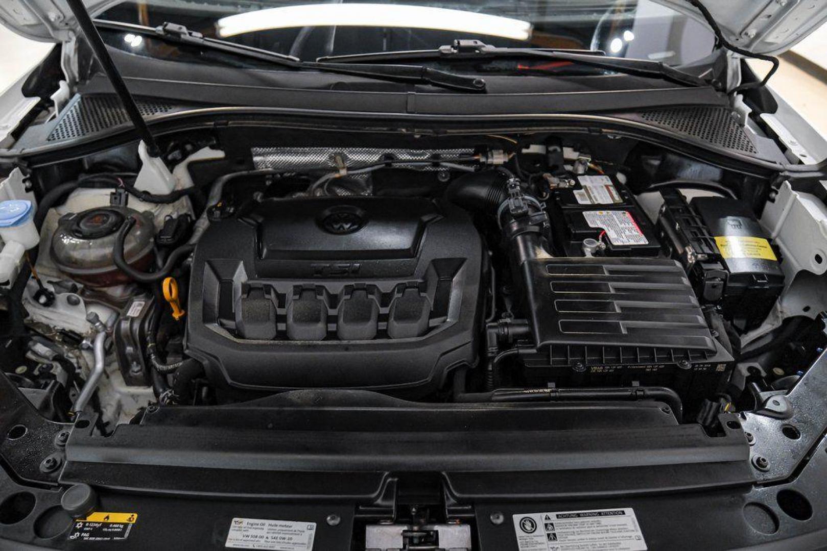 2019 Pure White /Titan Black Volkswagen Tiguan 2.0T SE (3VV3B7AX4KM) with an 2.0L TSI DOHC engine, Automatic transmission, located at 15300 Midway Rd., Addison, TX, 75001, (972) 702-0011, 32.958321, -96.838074 - Photo#53