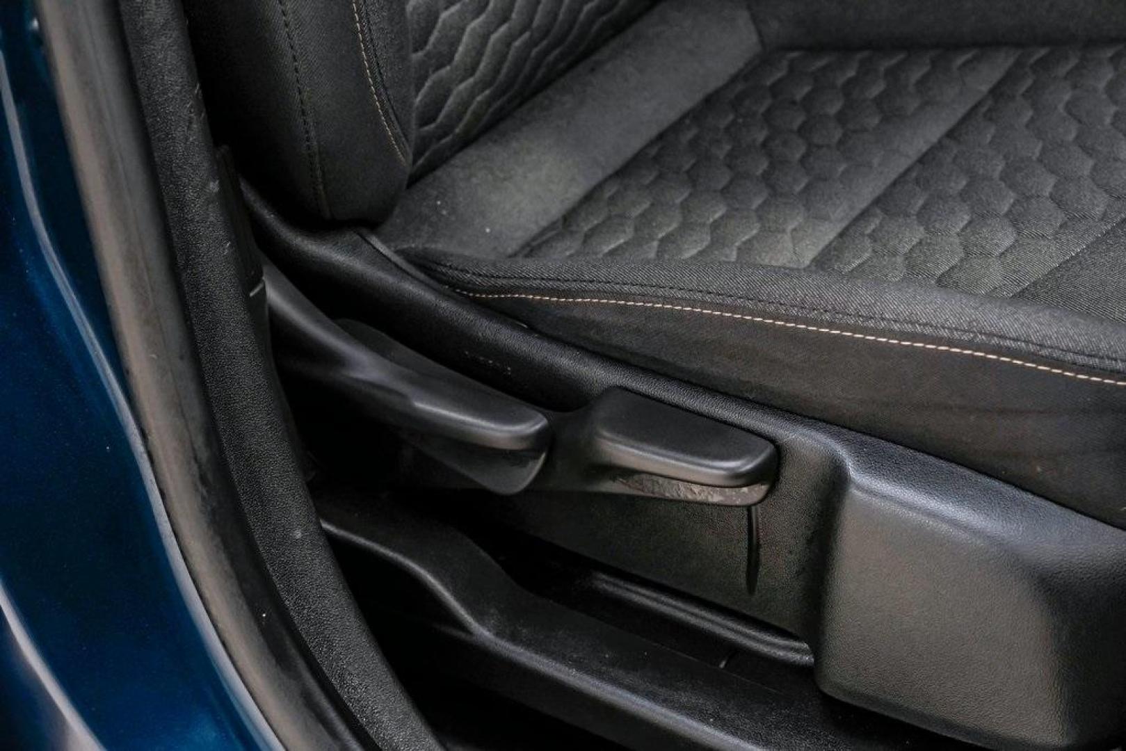 2021 Pacific Blue Metallic /Jet Black Chevrolet Equinox LT (2GNAXTEV7M6) with an 1.5L DOHC engine, Automatic transmission, located at 15300 Midway Rd., Addison, TX, 75001, (972) 702-0011, 32.958321, -96.838074 - Photo#39