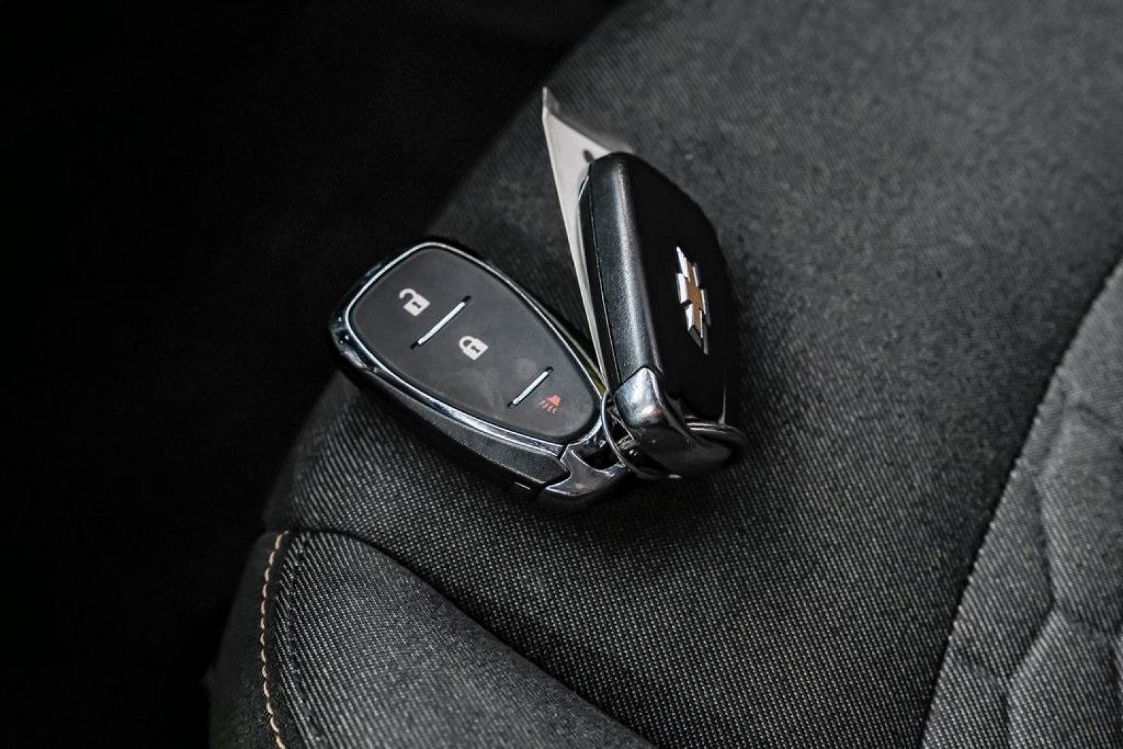 2021 Pacific Blue Metallic /Jet Black Chevrolet Equinox LT (2GNAXTEV7M6) with an 1.5L DOHC engine, Automatic transmission, located at 15300 Midway Rd., Addison, TX, 75001, (972) 702-0011, 32.958321, -96.838074 - Photo#65