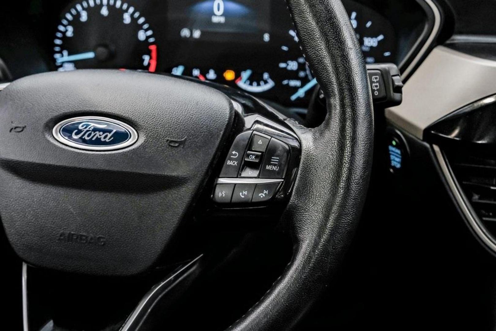 2021 Gray Metallic /Ebony Ford Escape SEL (1FMCU9H6XMU) with an 1.5L EcoBoost engine, Automatic transmission, located at 15300 Midway Rd., Addison, TX, 75001, (972) 702-0011, 32.958321, -96.838074 - Photo#23