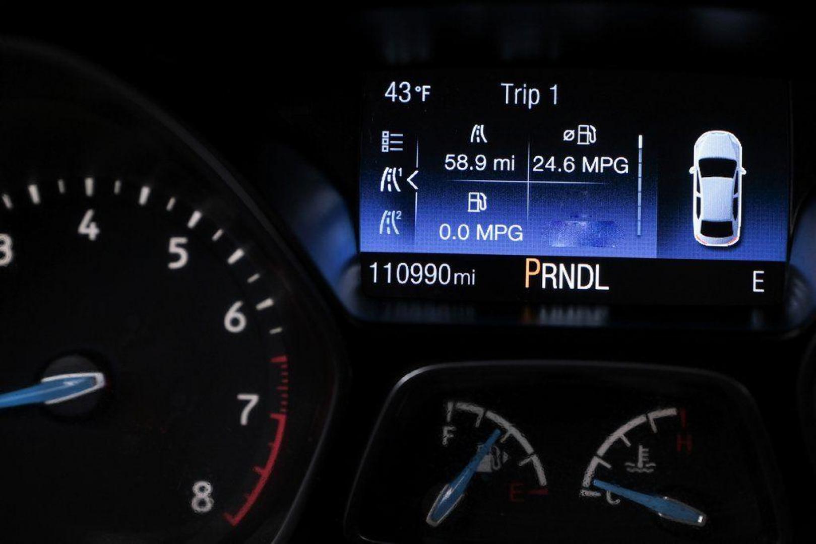 2018 Ingot Silver /Charcoal Black Ford Focus SE (1FADP3K28JL) with an 2.0L I4 DGI Ti-VCT engine, Automatic transmission, located at 15300 Midway Rd., Addison, TX, 75001, (972) 702-0011, 32.958321, -96.838074 - Photo#24