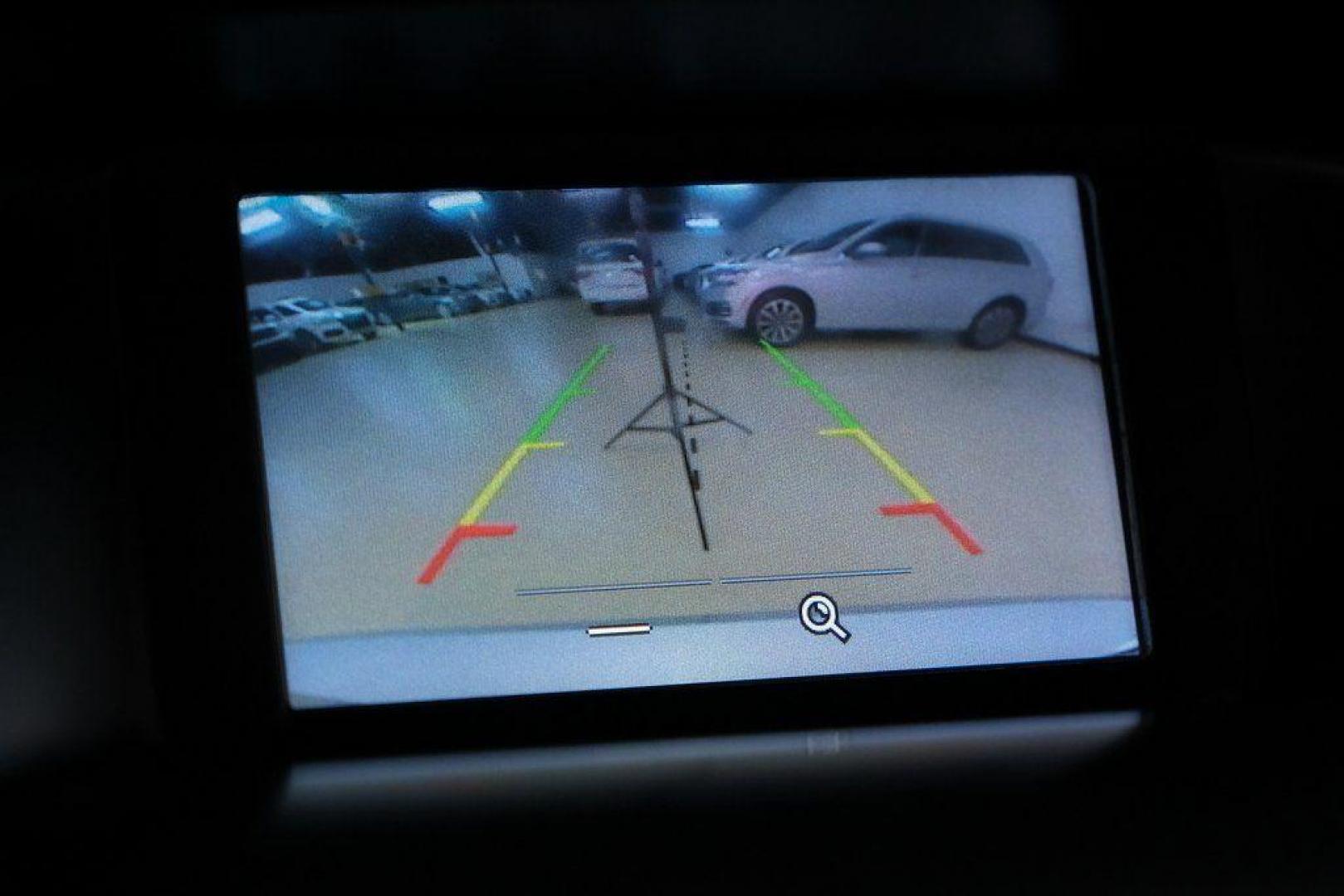 2018 Ingot Silver /Charcoal Black Ford Focus SE (1FADP3K28JL) with an 2.0L I4 DGI Ti-VCT engine, Automatic transmission, located at 15300 Midway Rd., Addison, TX, 75001, (972) 702-0011, 32.958321, -96.838074 - Photo#25