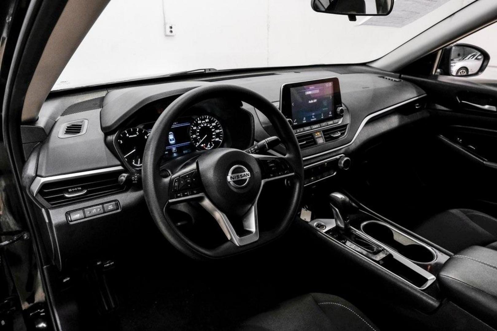 2021 Super Black Clearcoat /Charcoal Nissan Altima 2.5 SV (1N4BL4DV3MN) with an 2.5L 4-Cylinder DOHC 16V engine, CVT transmission, located at 15300 Midway Rd., Addison, TX, 75001, (972) 702-0011, 32.958321, -96.838074 - Photo#2