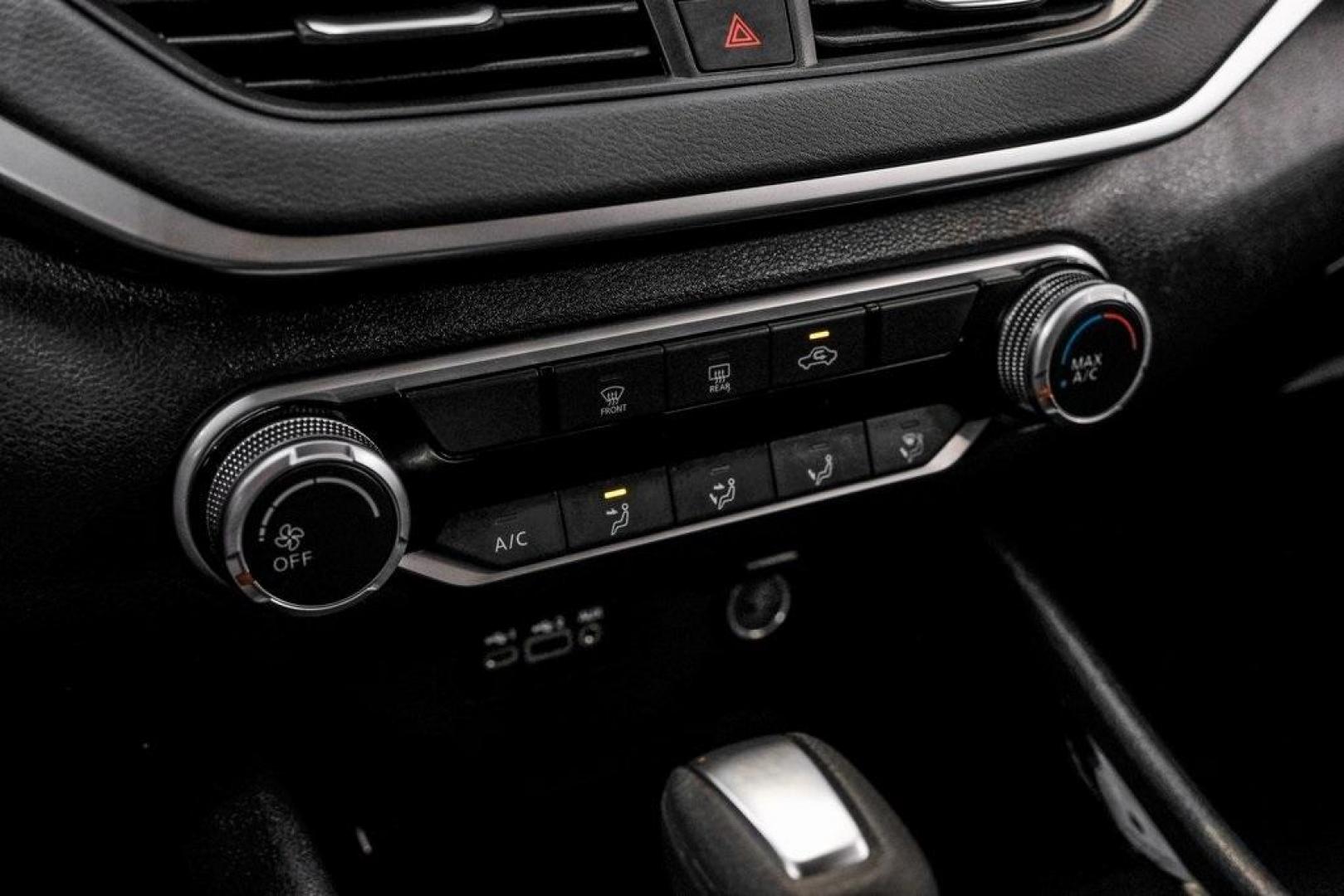 2021 Super Black Clearcoat /Charcoal Nissan Altima 2.5 SV (1N4BL4DV3MN) with an 2.5L 4-Cylinder DOHC 16V engine, CVT transmission, located at 15300 Midway Rd., Addison, TX, 75001, (972) 702-0011, 32.958321, -96.838074 - Photo#30