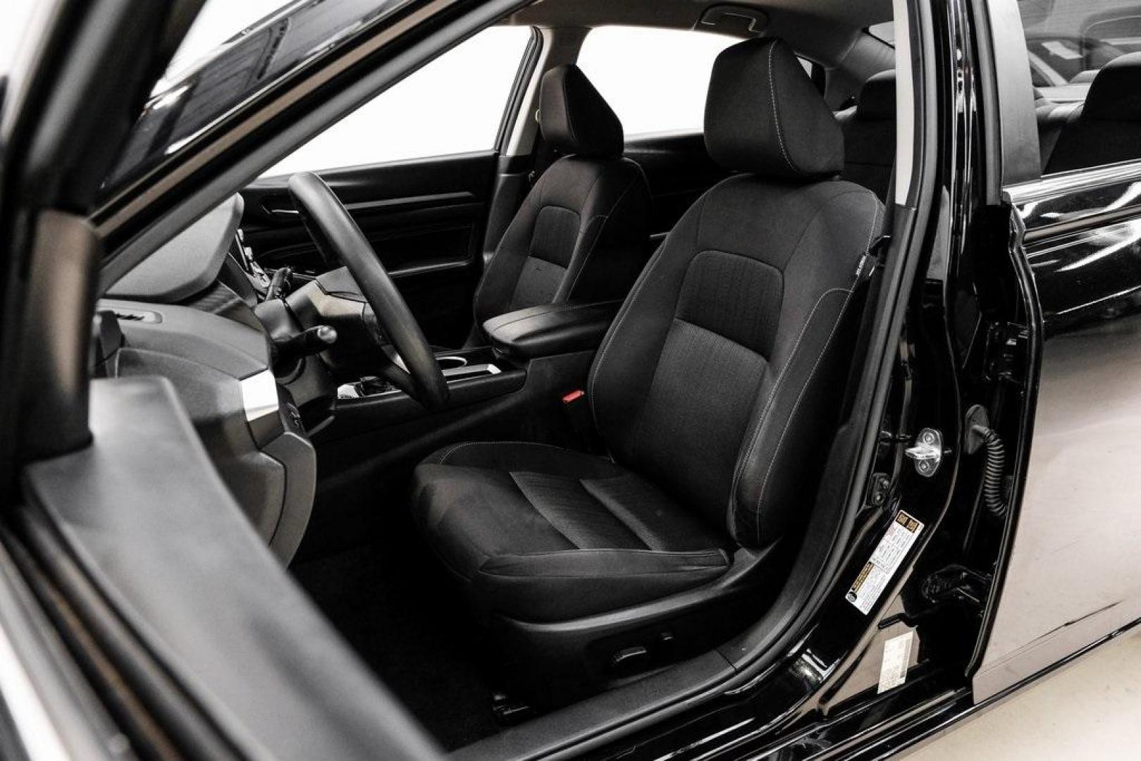 2021 Super Black Clearcoat /Charcoal Nissan Altima 2.5 SV (1N4BL4DV3MN) with an 2.5L 4-Cylinder DOHC 16V engine, CVT transmission, located at 15300 Midway Rd., Addison, TX, 75001, (972) 702-0011, 32.958321, -96.838074 - Photo#37