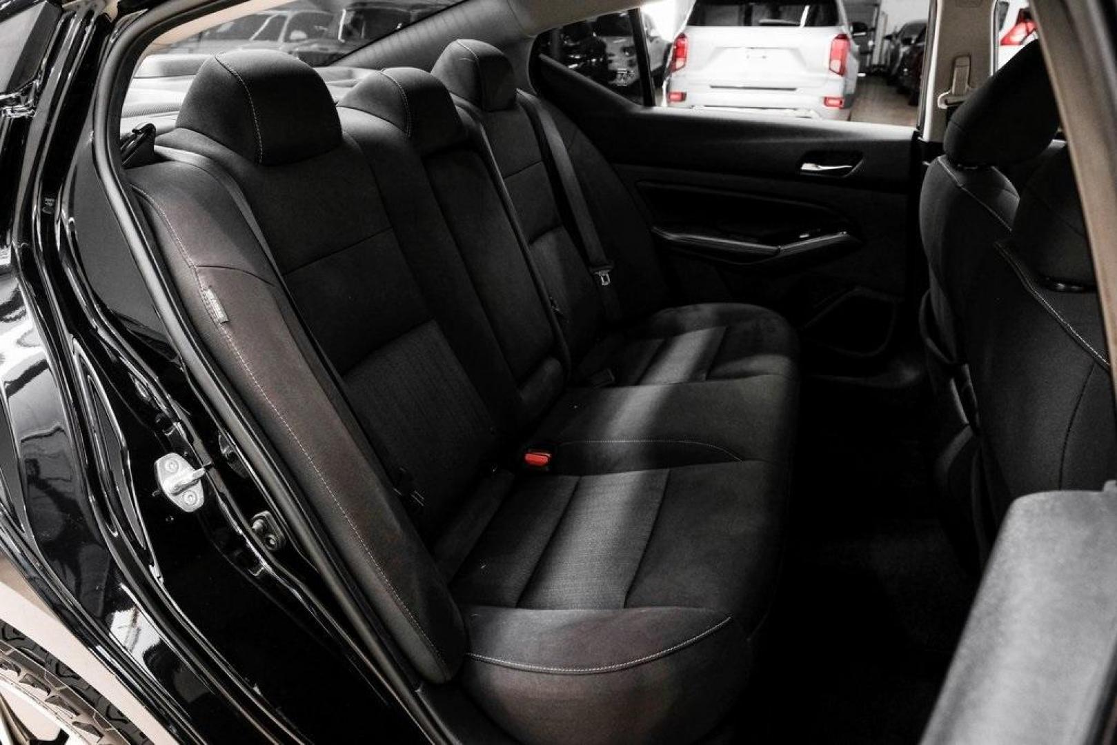 2021 Super Black Clearcoat /Charcoal Nissan Altima 2.5 SV (1N4BL4DV3MN) with an 2.5L 4-Cylinder DOHC 16V engine, CVT transmission, located at 15300 Midway Rd., Addison, TX, 75001, (972) 702-0011, 32.958321, -96.838074 - Photo#41